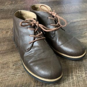 Boys brown Perry Ellis boots